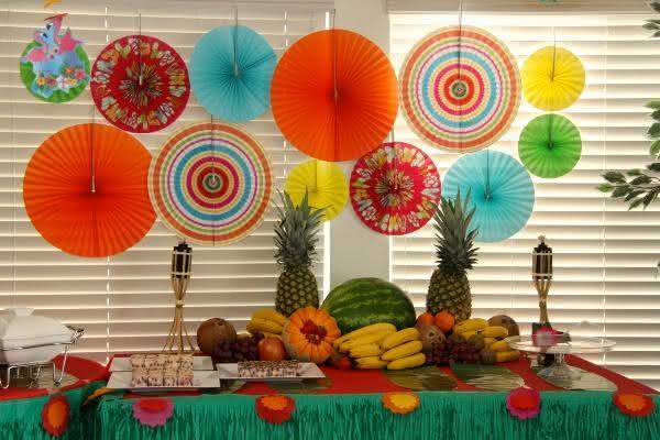 Hawaiian Party Decoration: tingnan ang ilang tip (+48 Photos)