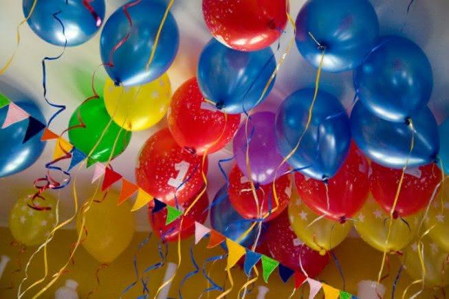 Helium qazı balonları: ad günü partiyaları üçün ilhamlara baxın