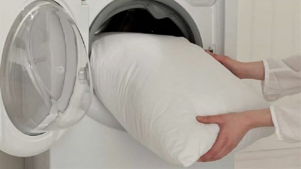 Як прати подушки в пральній машині: повний посібник